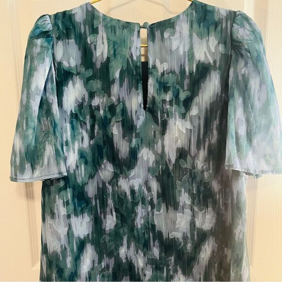 Abby Glass Elegant Green Patterned Women's Blouse - Picture 8 of 9